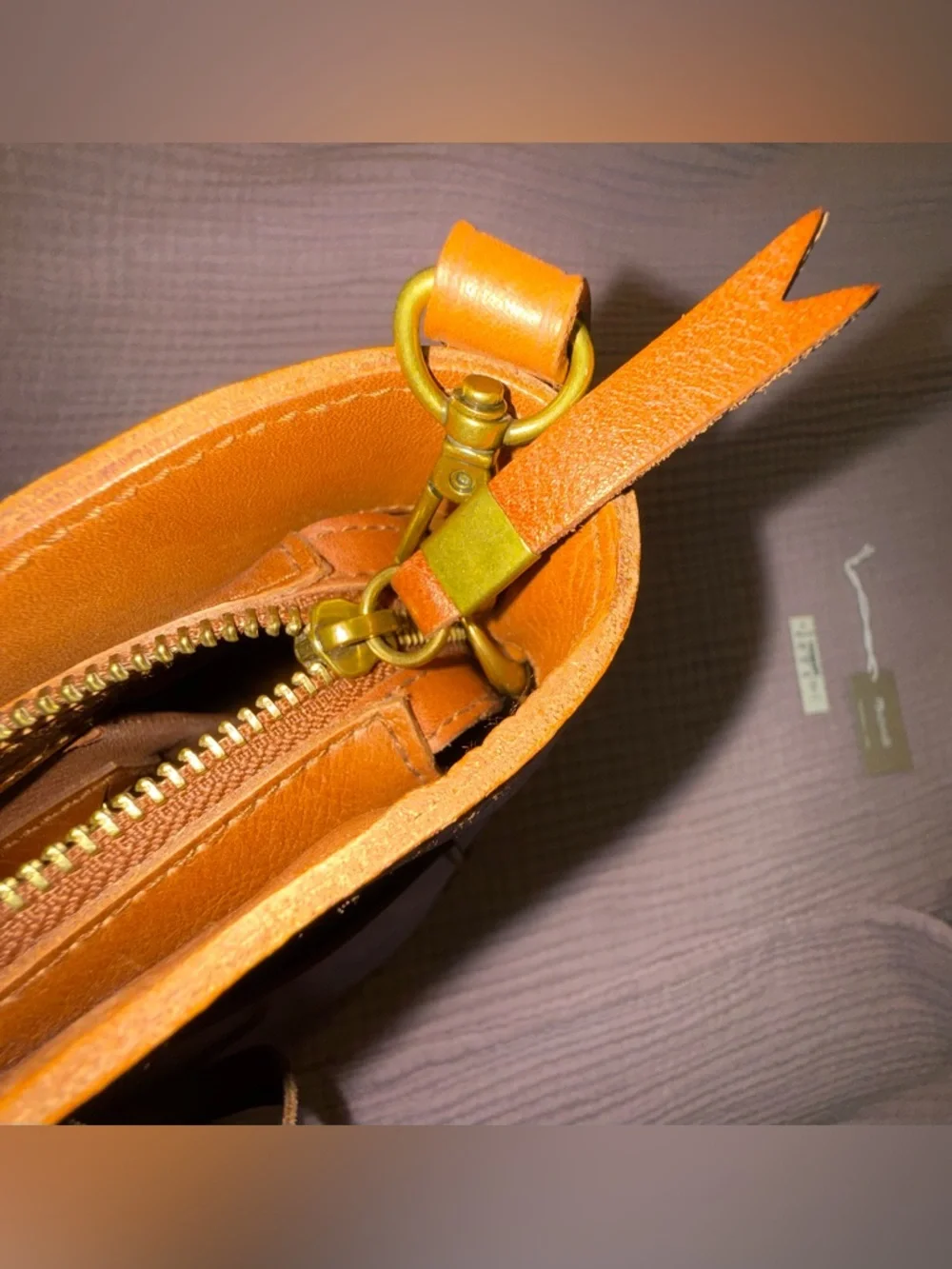 Madewell Zip-Top Medium Transport Leather Tote with Adjustable Strap- Like New - Picture 16 of 16